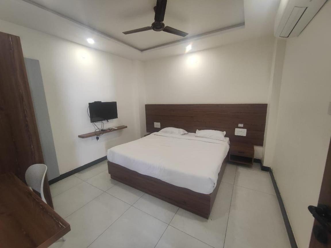 Super Townhouse Shivamogga Formerly Karthik Bhavan 외부 사진